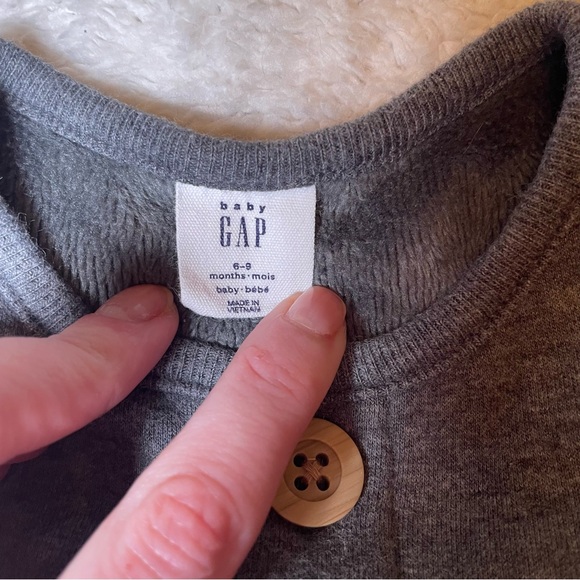 GAP Dark Gray Kids One Piece Bodysuit - Picture 7 of 7